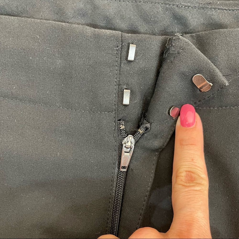 Gap Black Ankle Slacks Pants - Picture 4 of 7